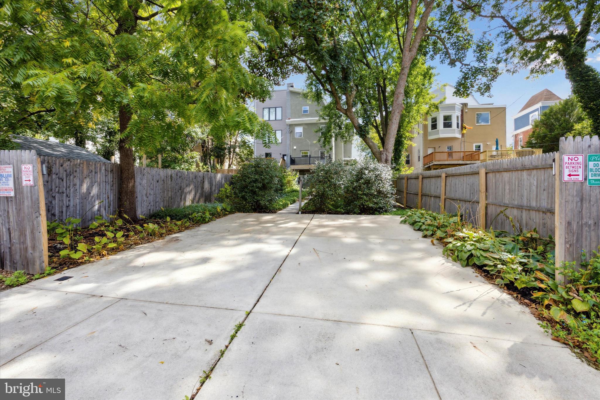 41 W Upsal STREET