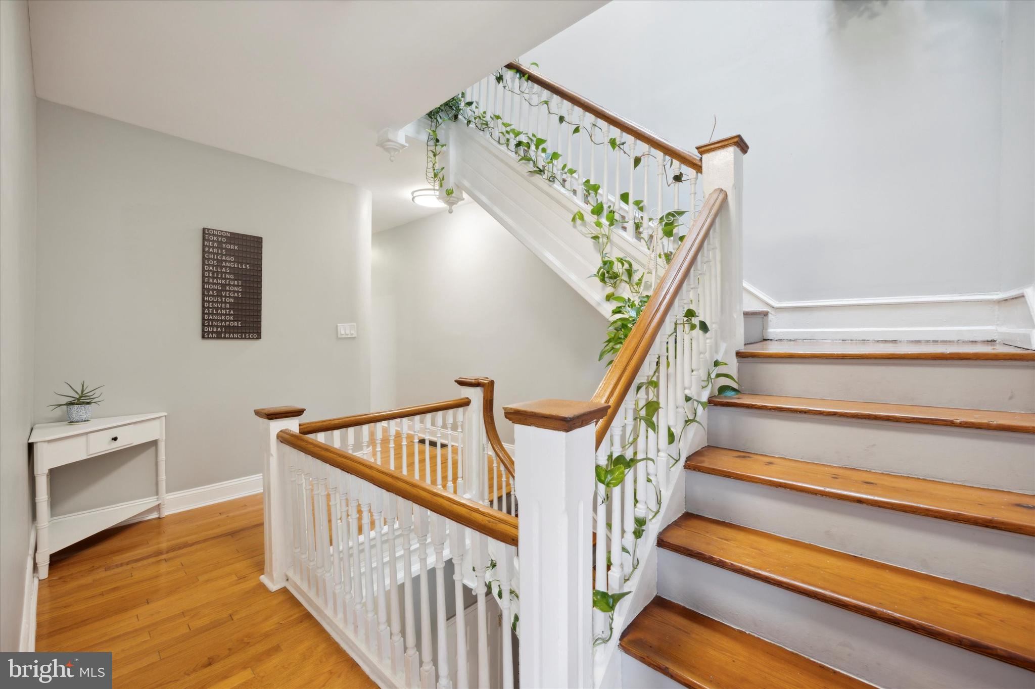 41 W Upsal STREET