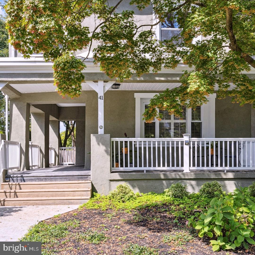 41 W Upsal STREET