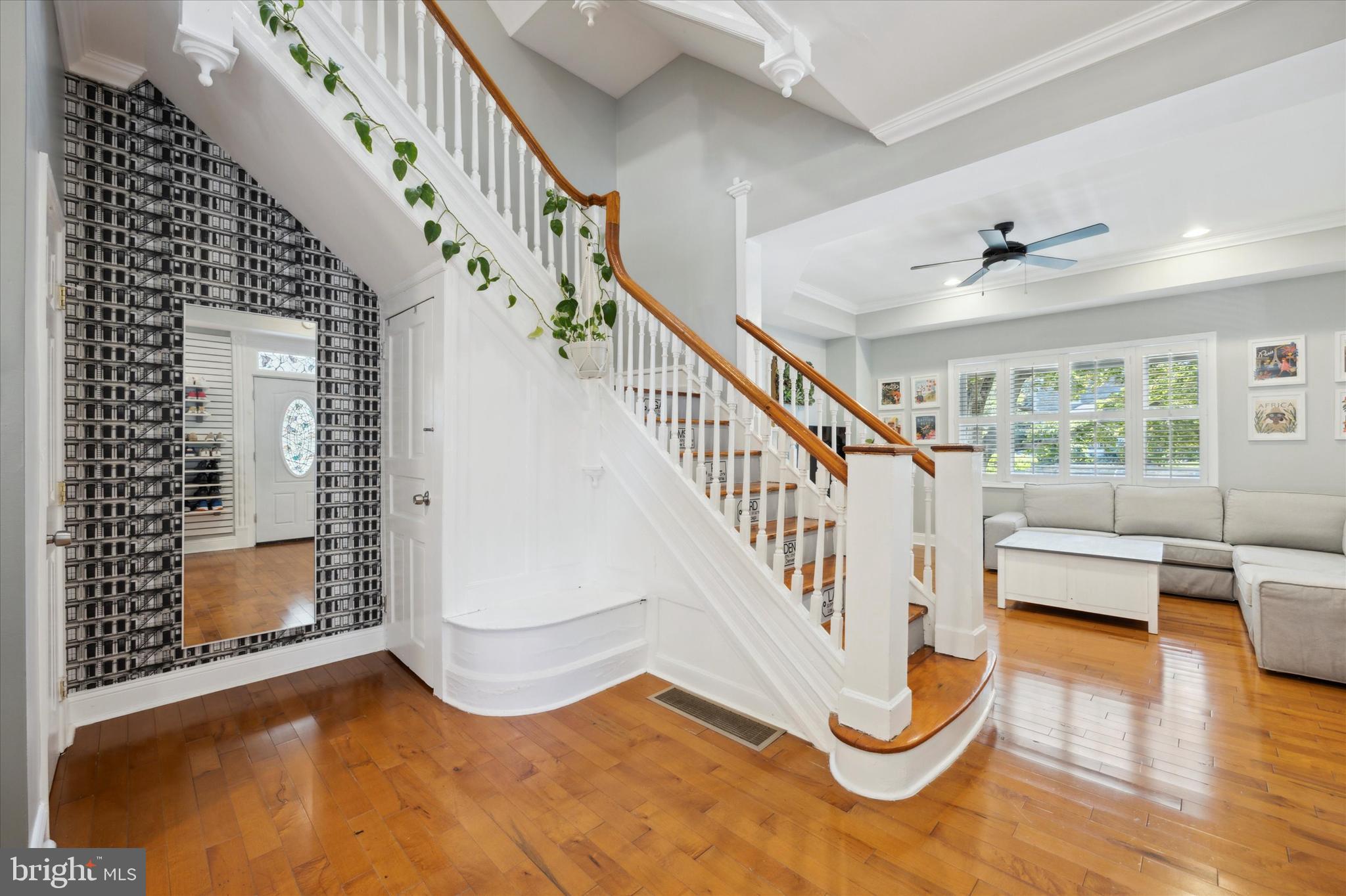 41 W Upsal STREET
