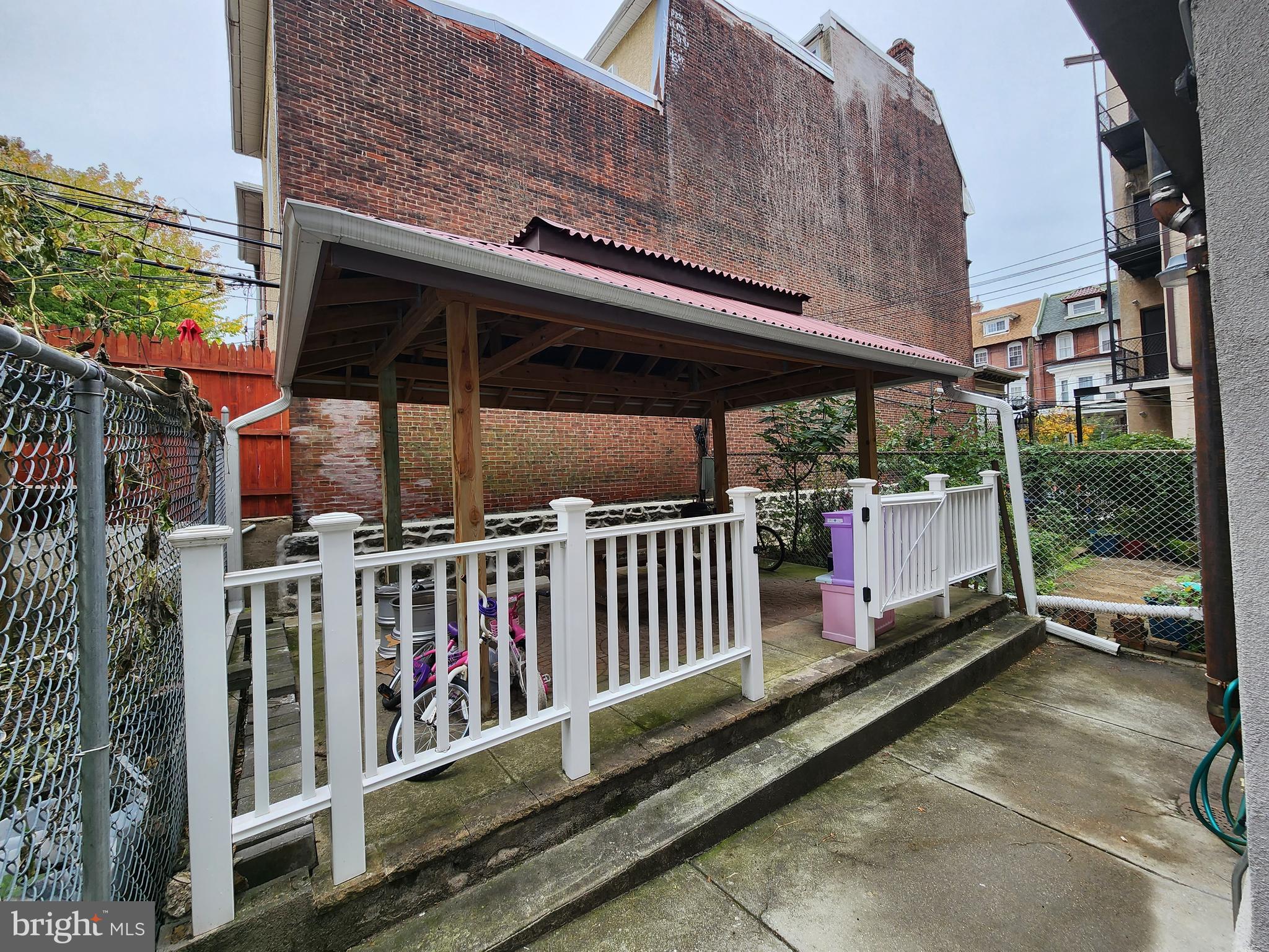 4516 Walnut STREET