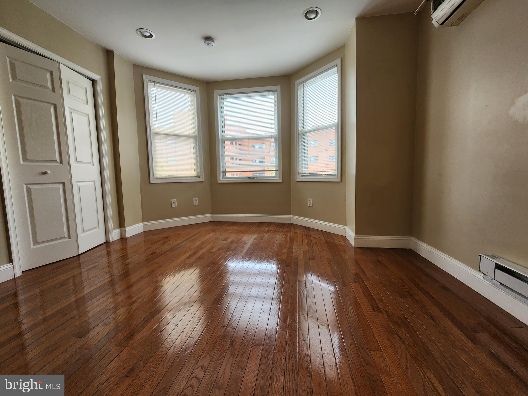 4516 Walnut STREET