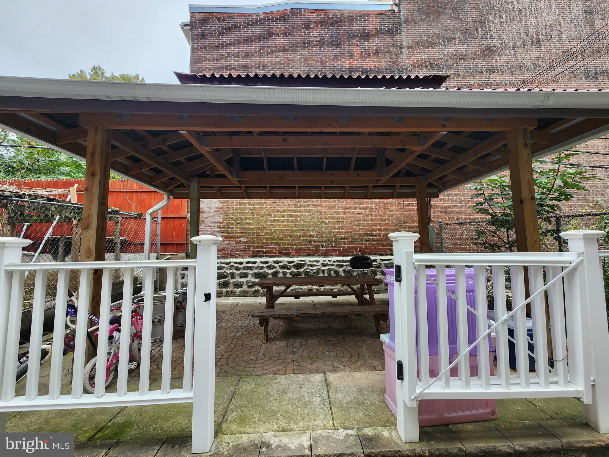 4516 Walnut STREET