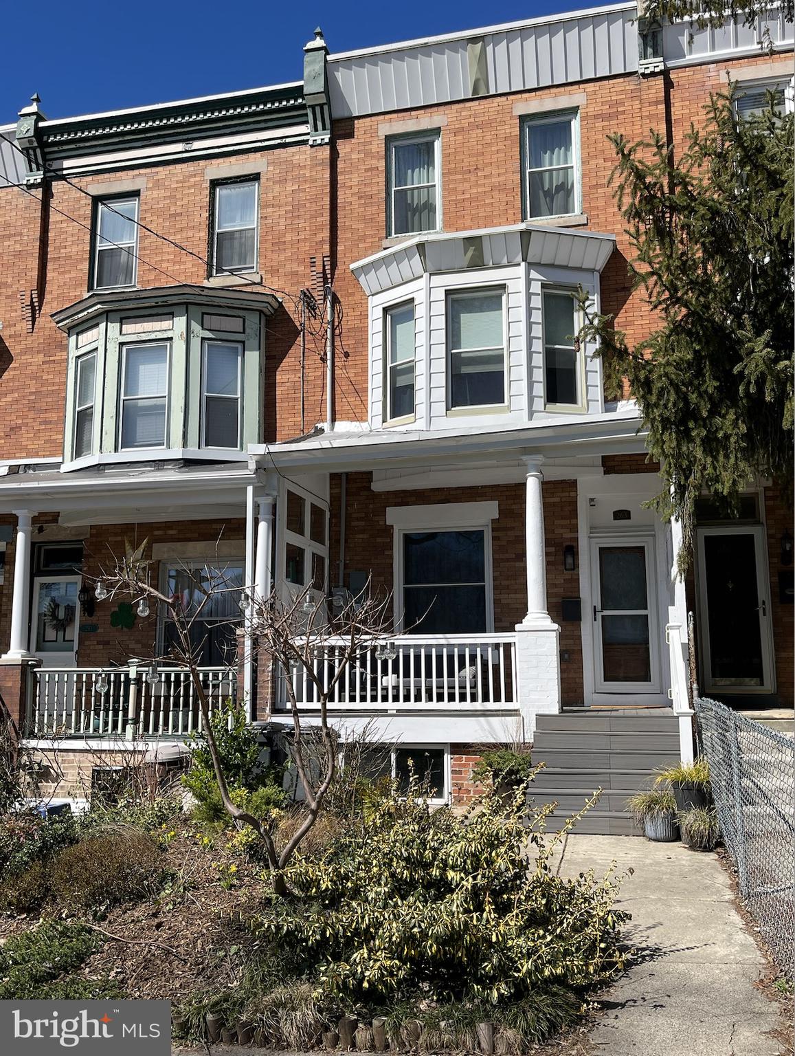 263 Rochelle Ave