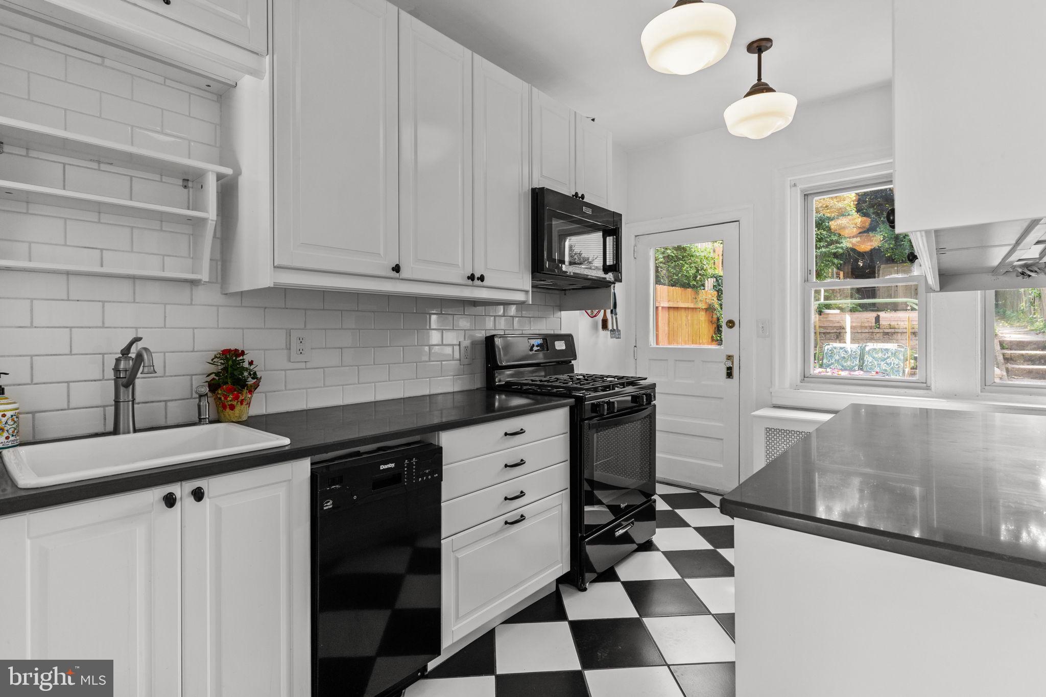 3600 Indian Queen Ln