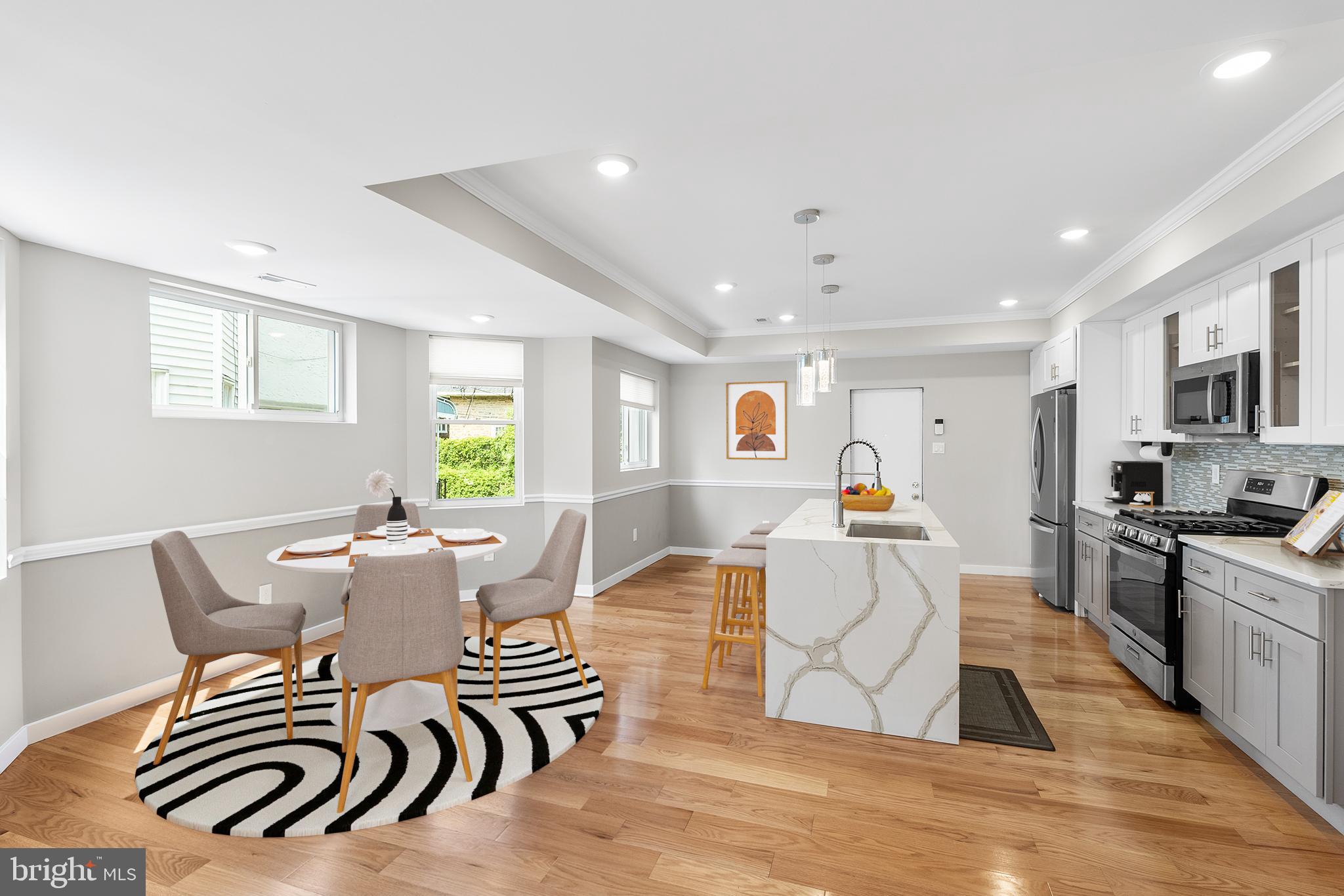 851 E Rittenhouse St