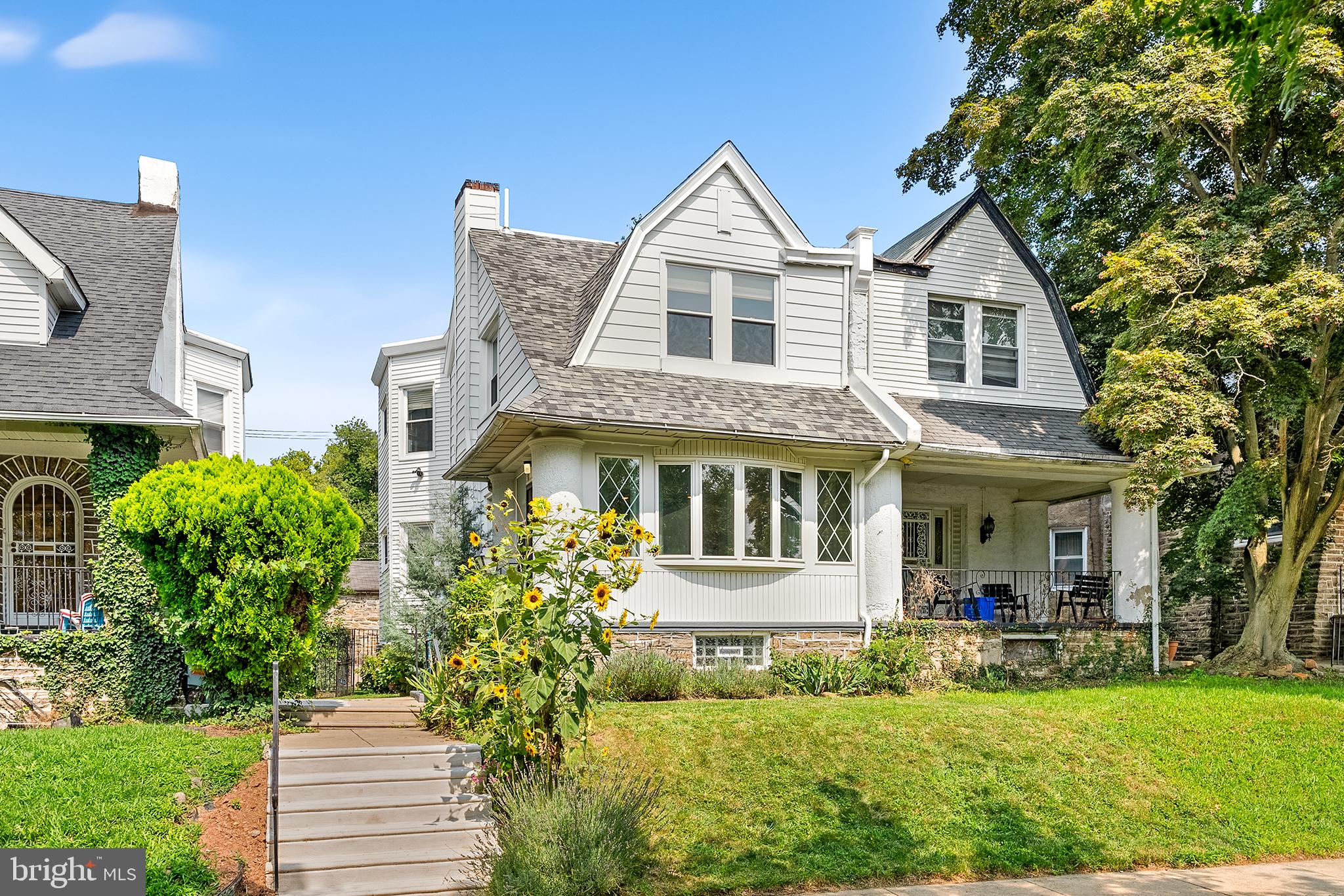 851 E Rittenhouse St