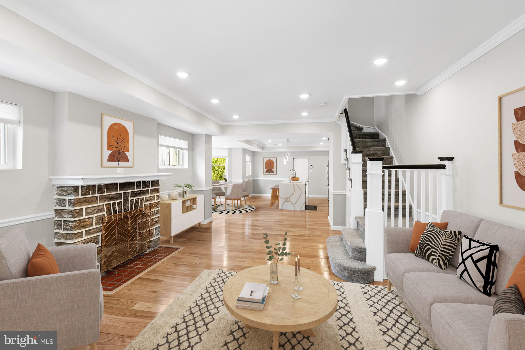 851 E Rittenhouse St