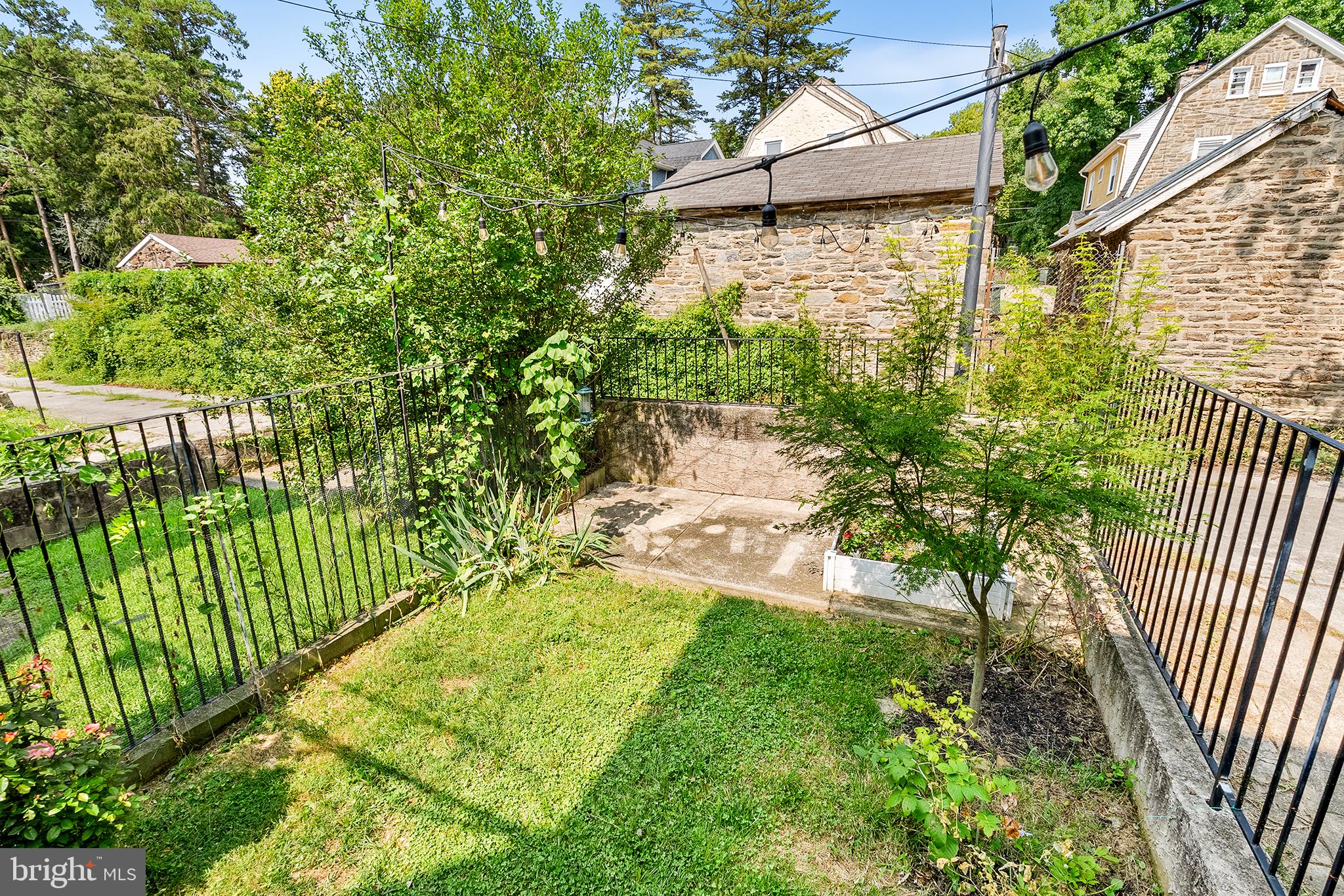 851 E Rittenhouse St