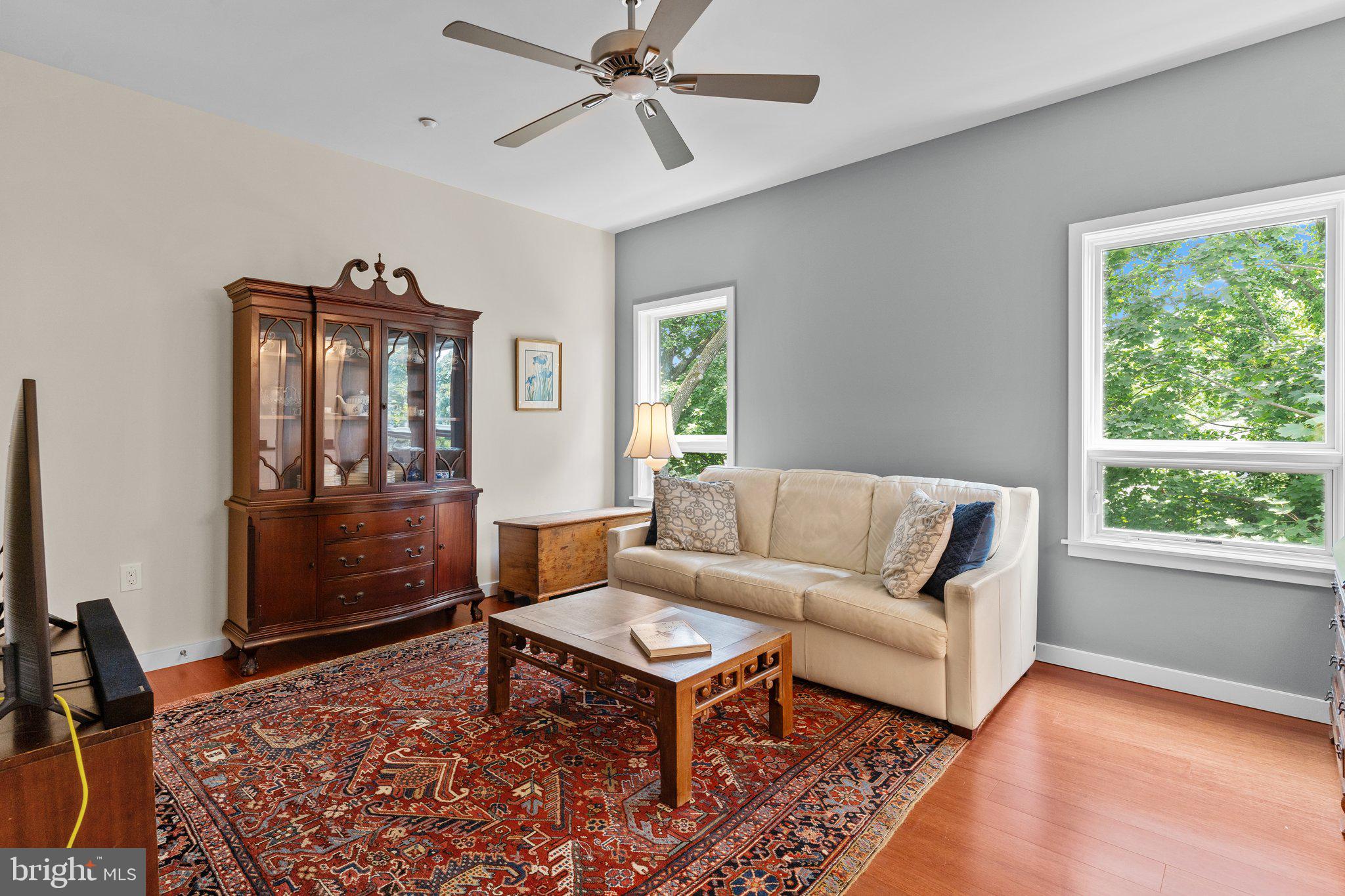 520-28 Carpenter Ln #2f