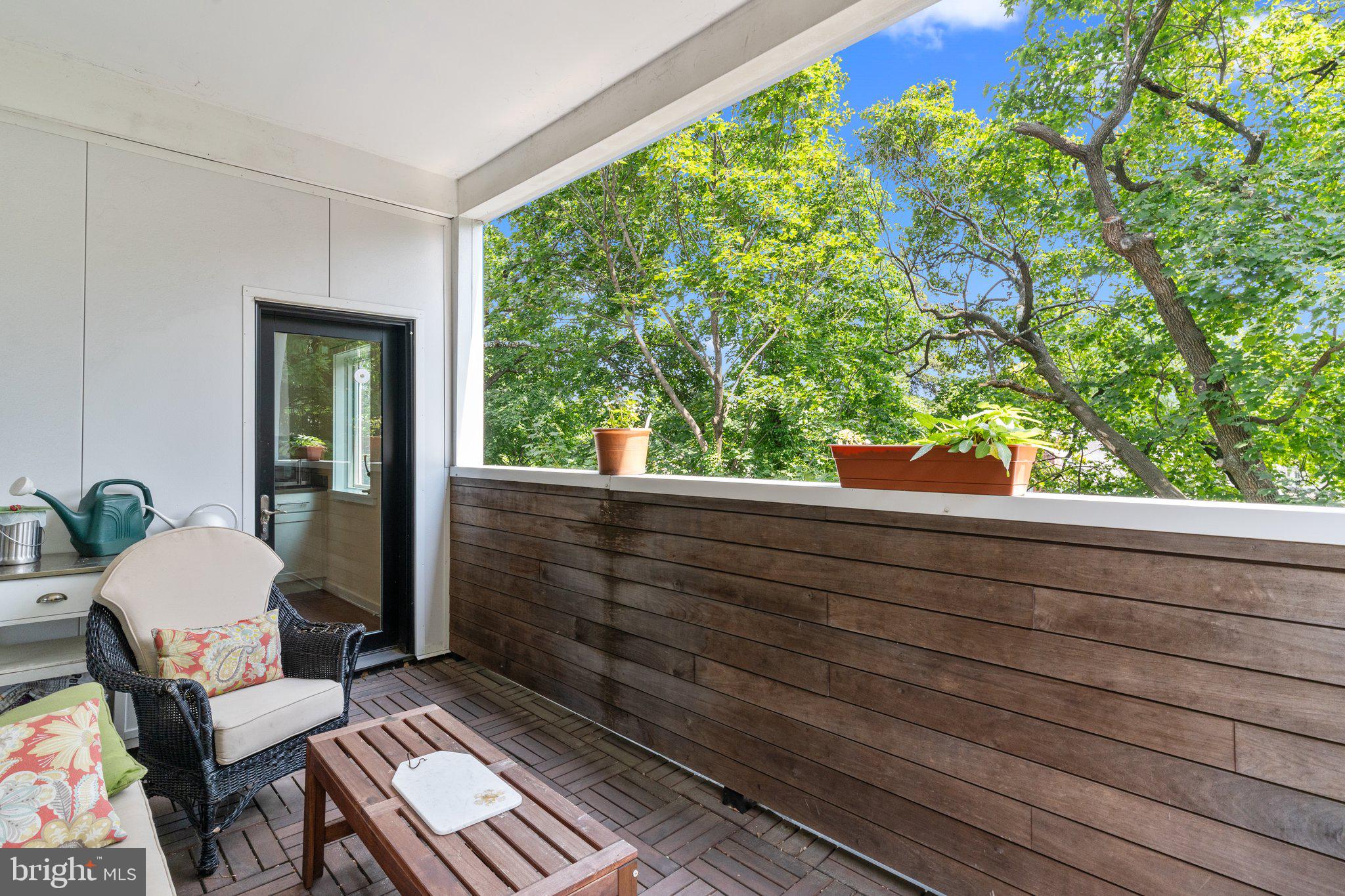 520-28 Carpenter Ln #2f