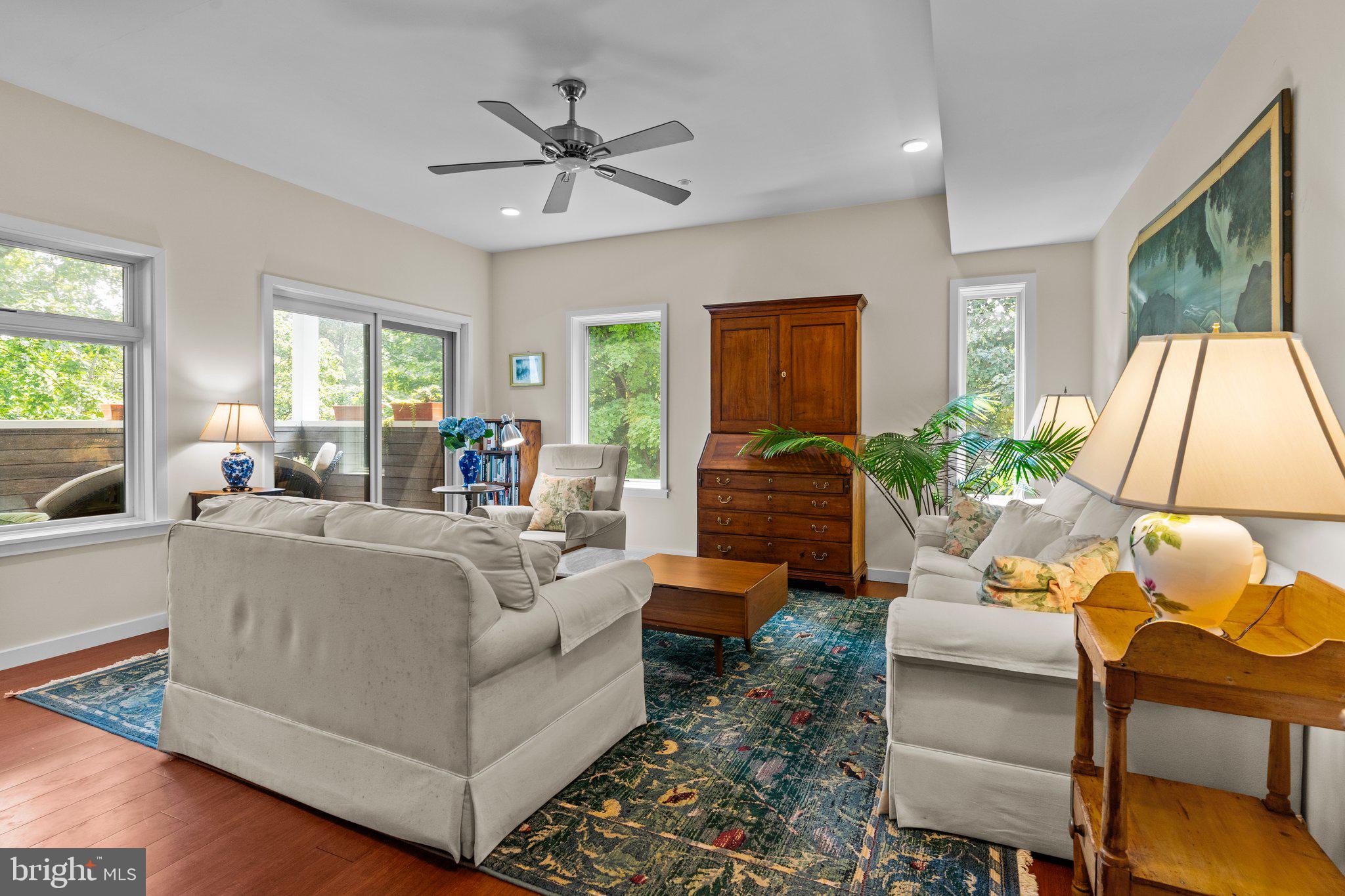 520-28 Carpenter Ln #2f