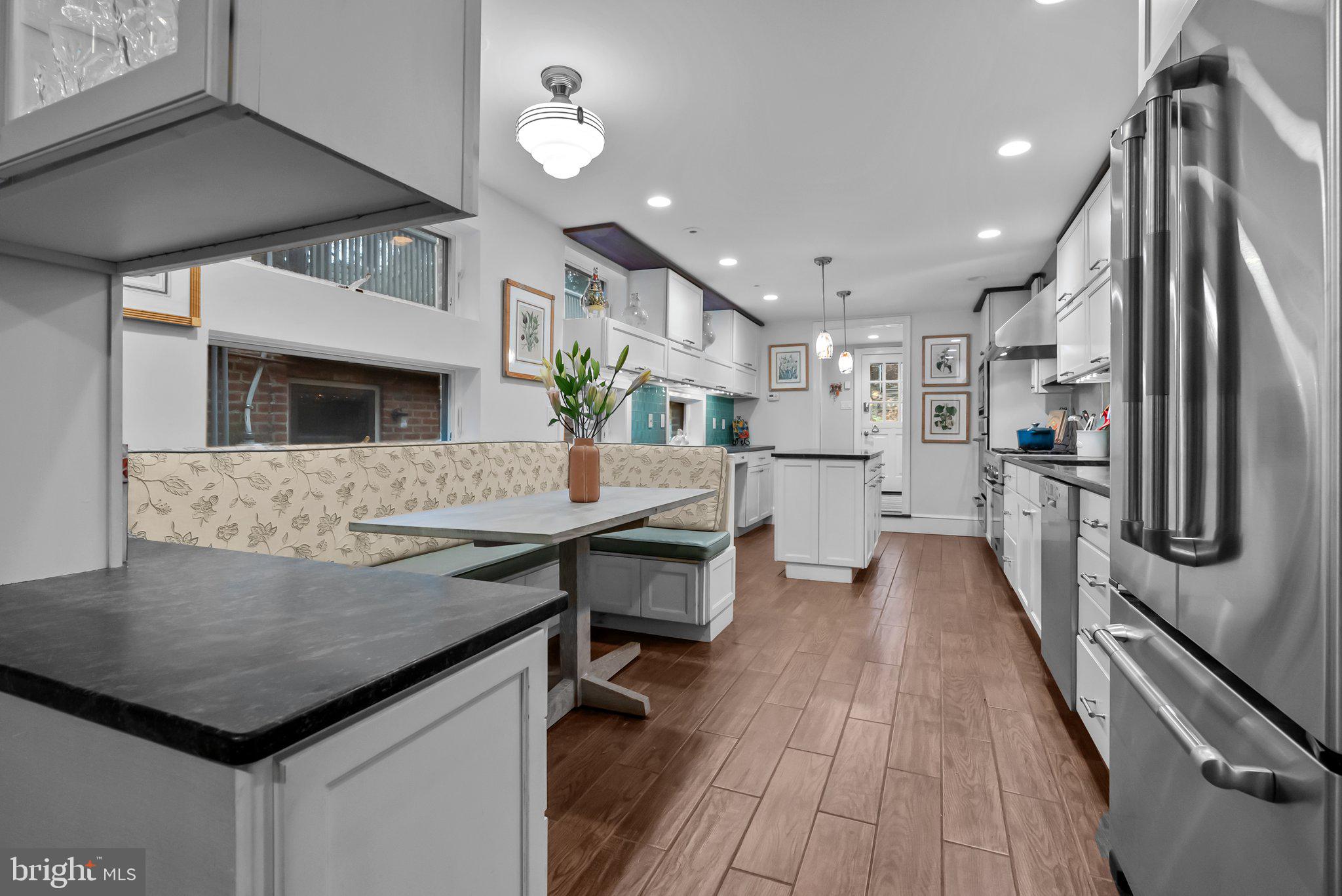 3423 Midvale Ave