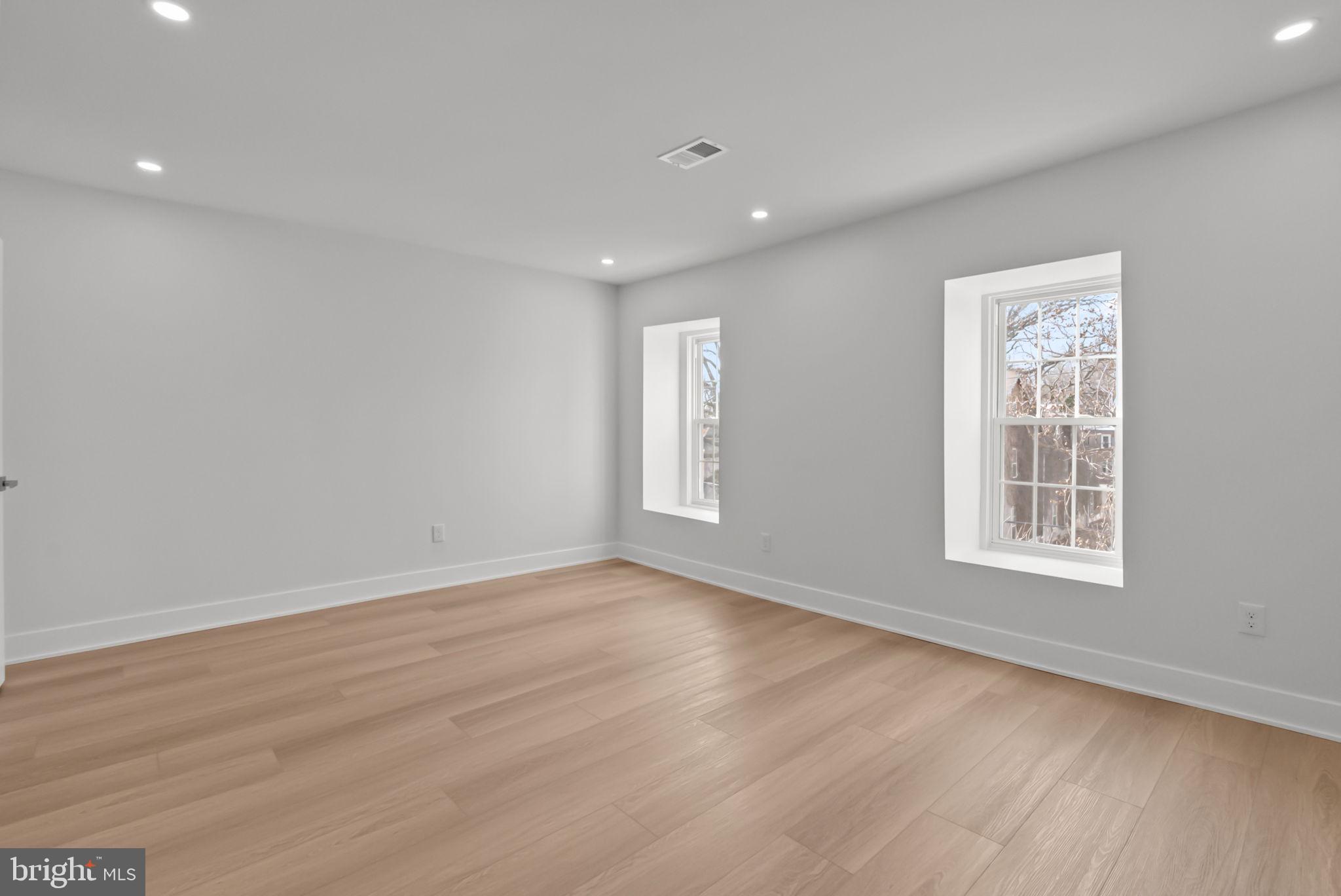 226 W Rittenhouse St