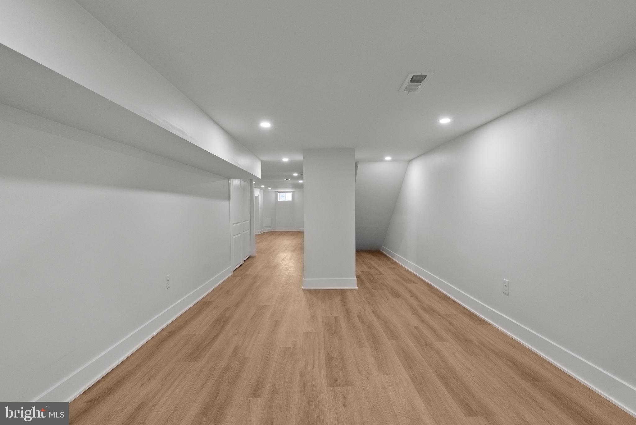 226 W Rittenhouse St