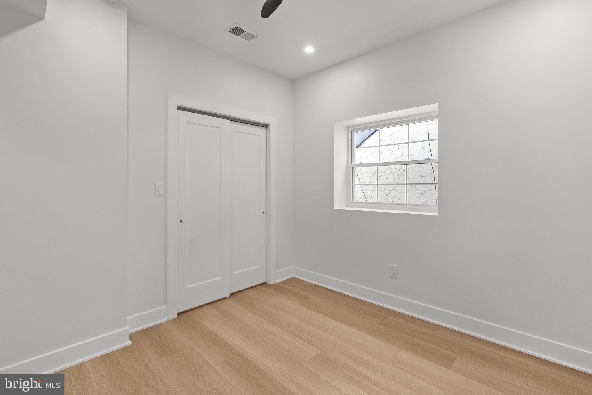 226 W Rittenhouse St
