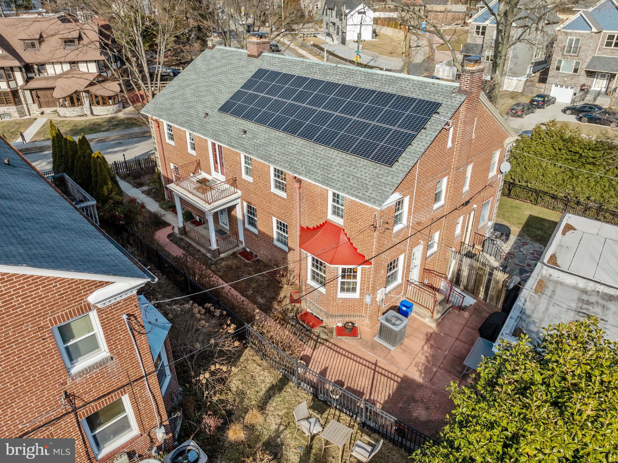 502 Arbutus St