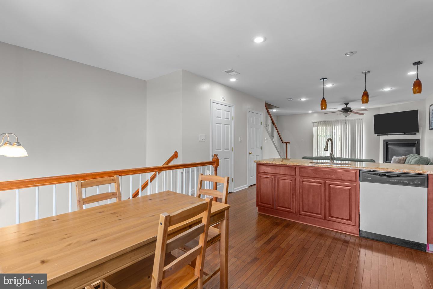 3306 Fairdale Rd