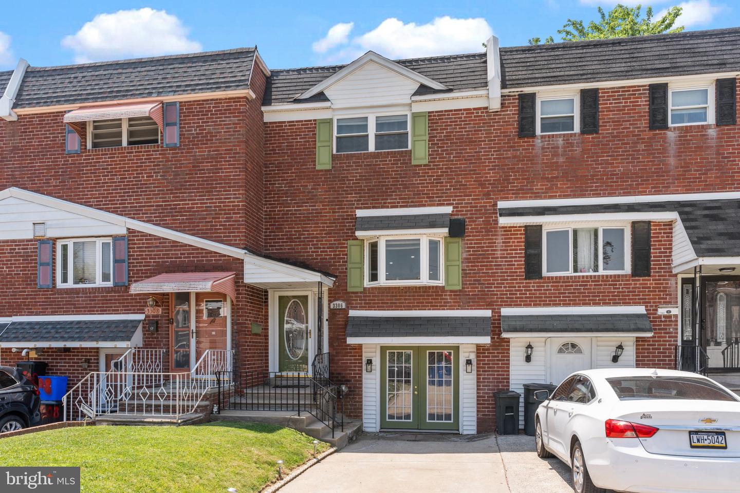 3306 Fairdale Rd