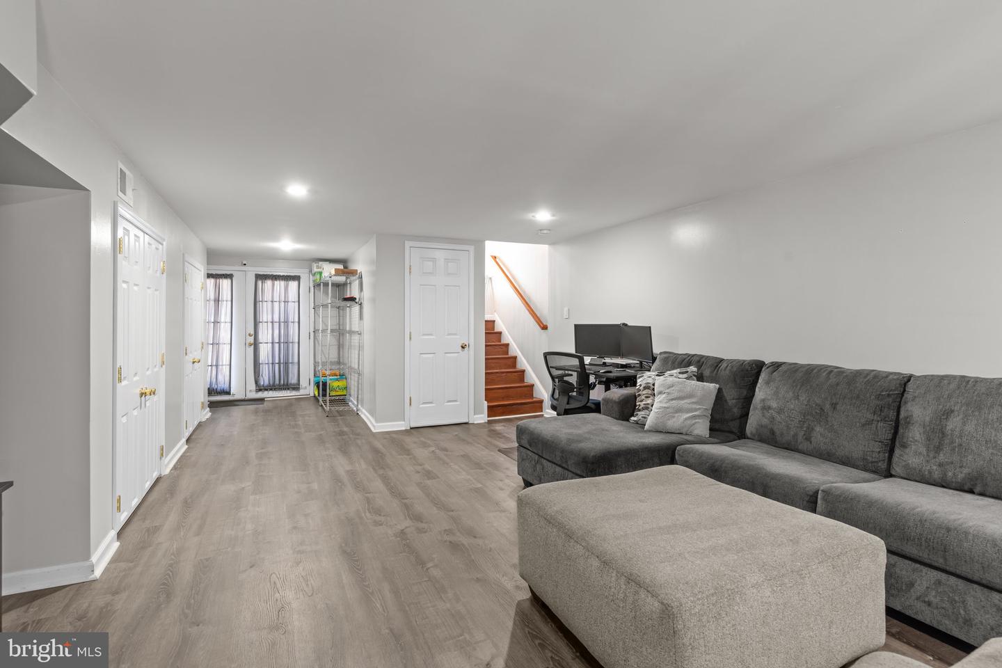 3306 Fairdale Rd
