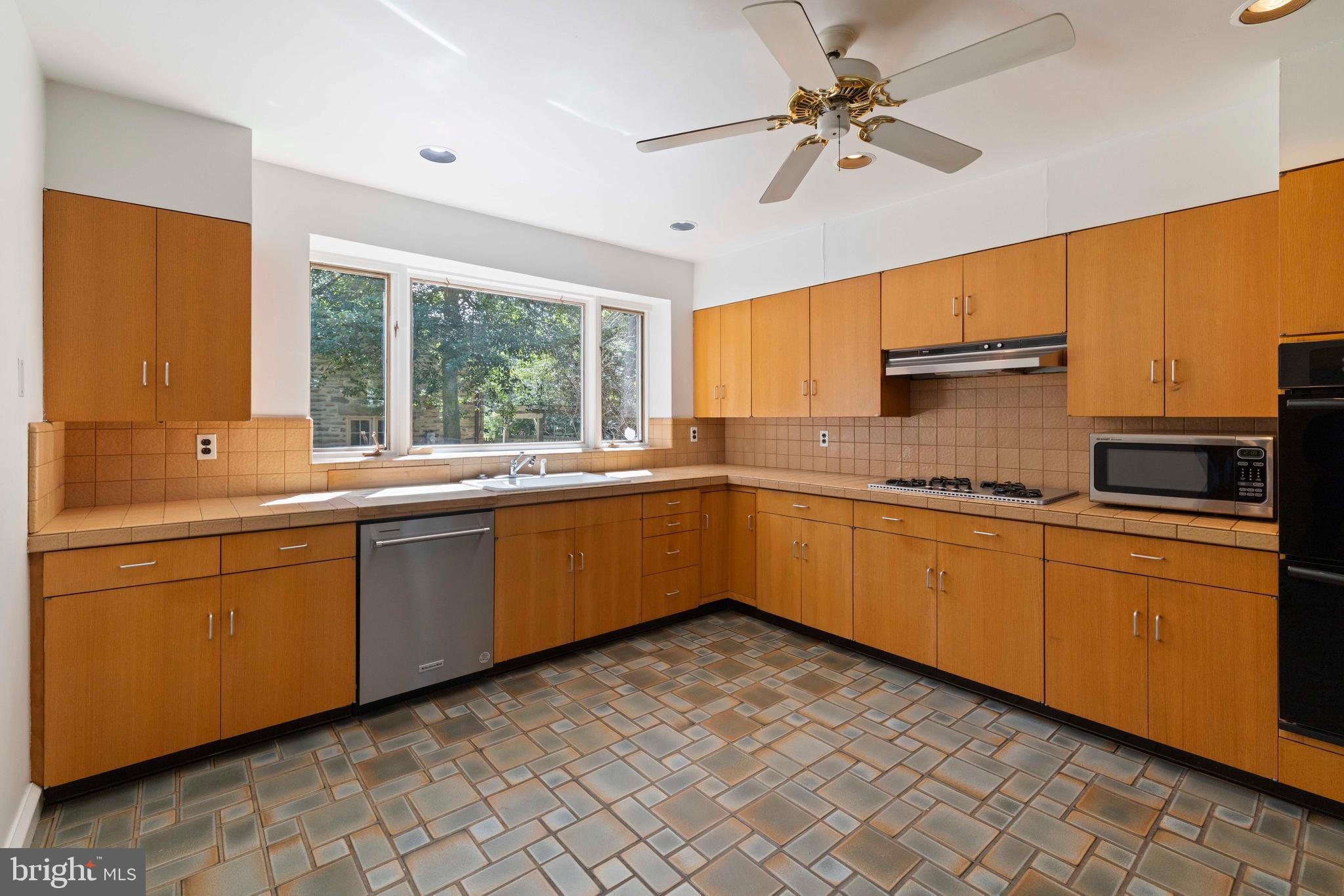 7206 MCCALLUM STREET