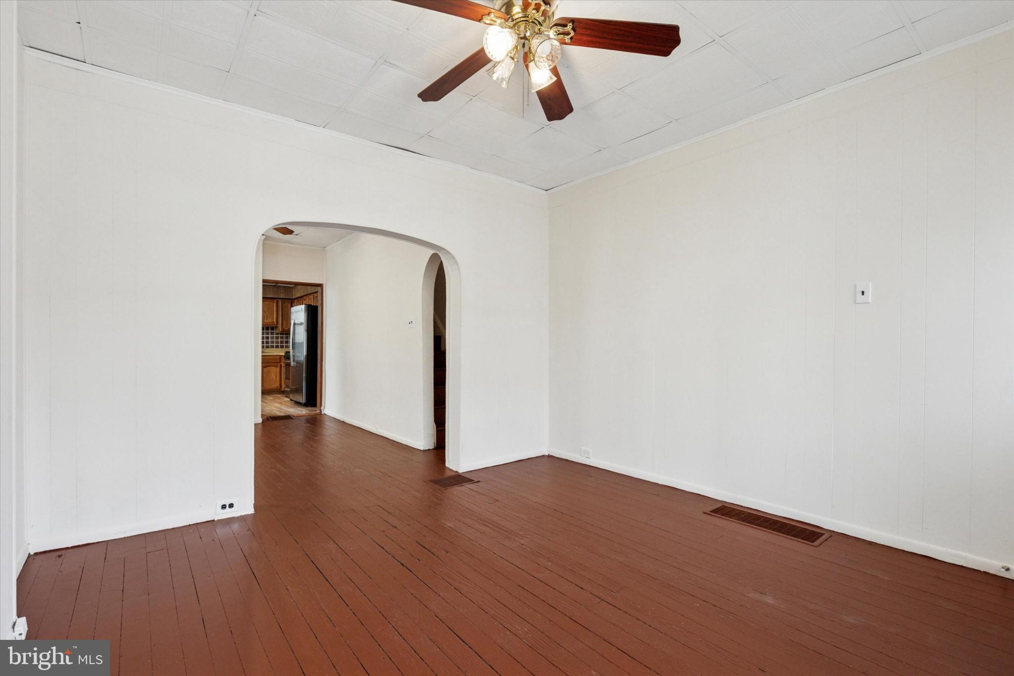 4513 E STILES STREET