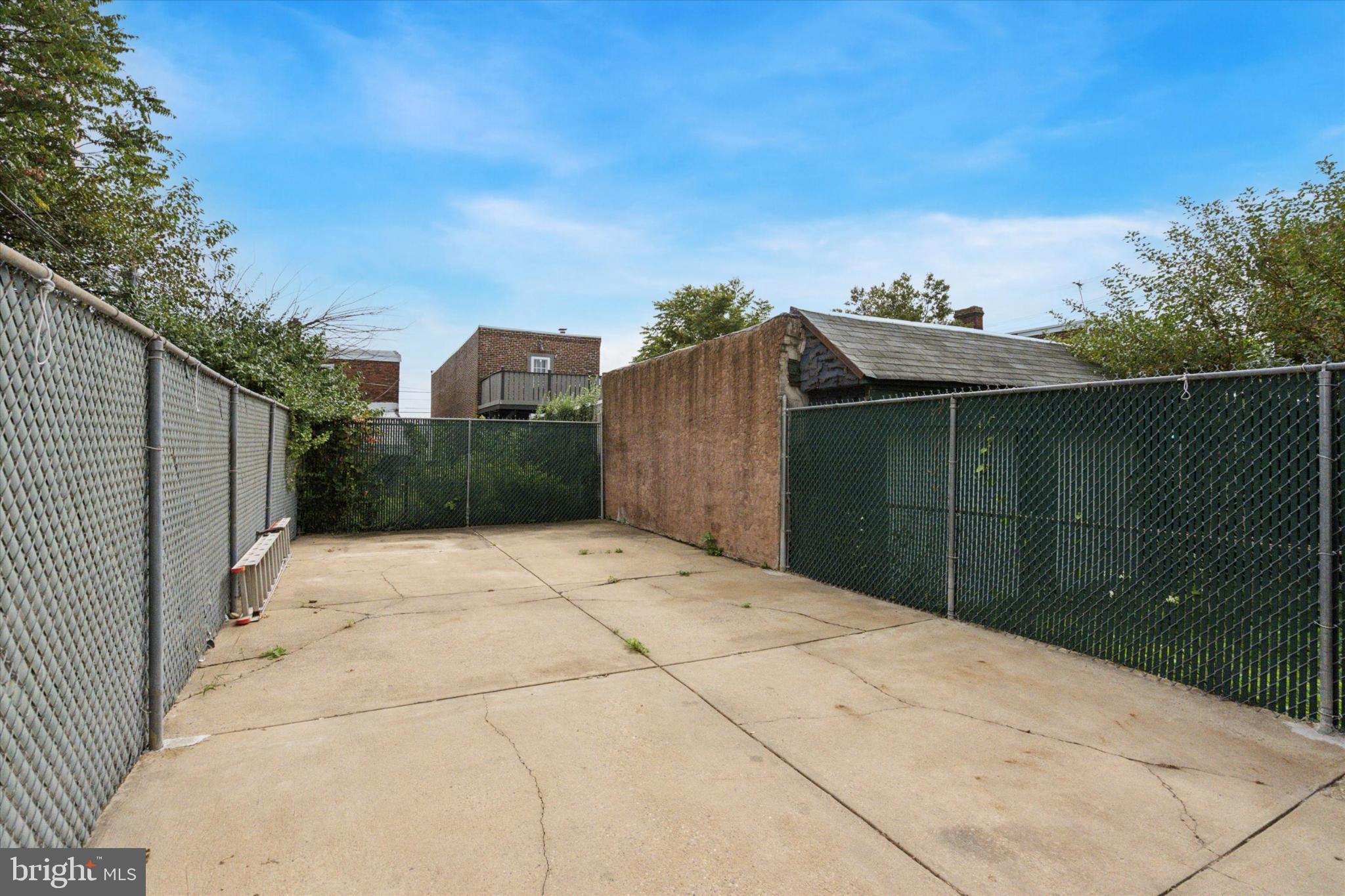 4513 E STILES STREET