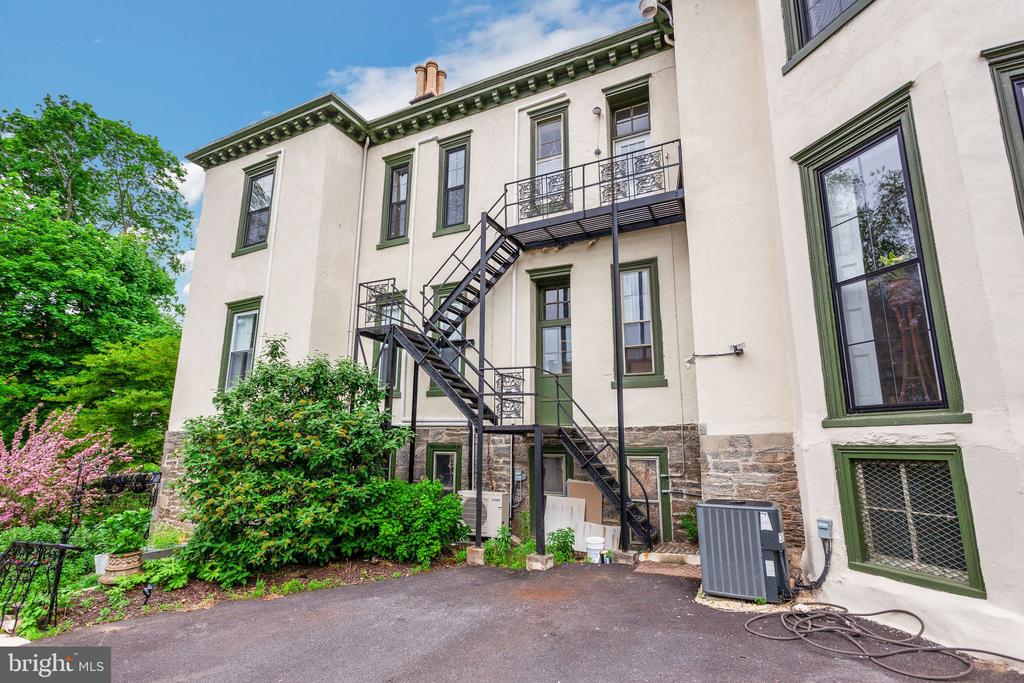 225 W TULPEHOCKEN STREET 2R