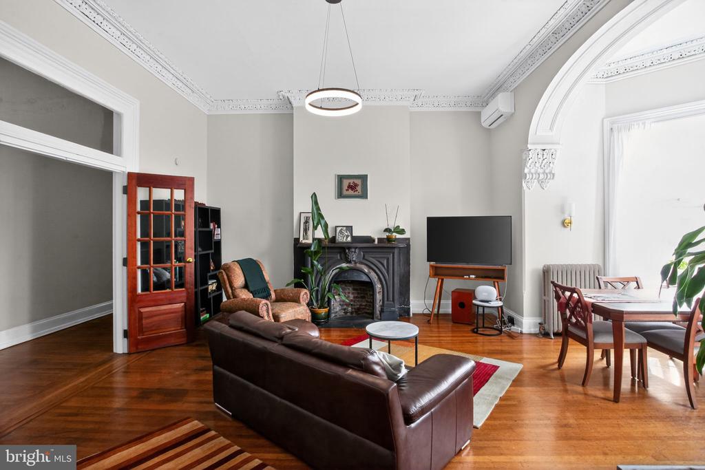 225 W TULPEHOCKEN STREET 2R