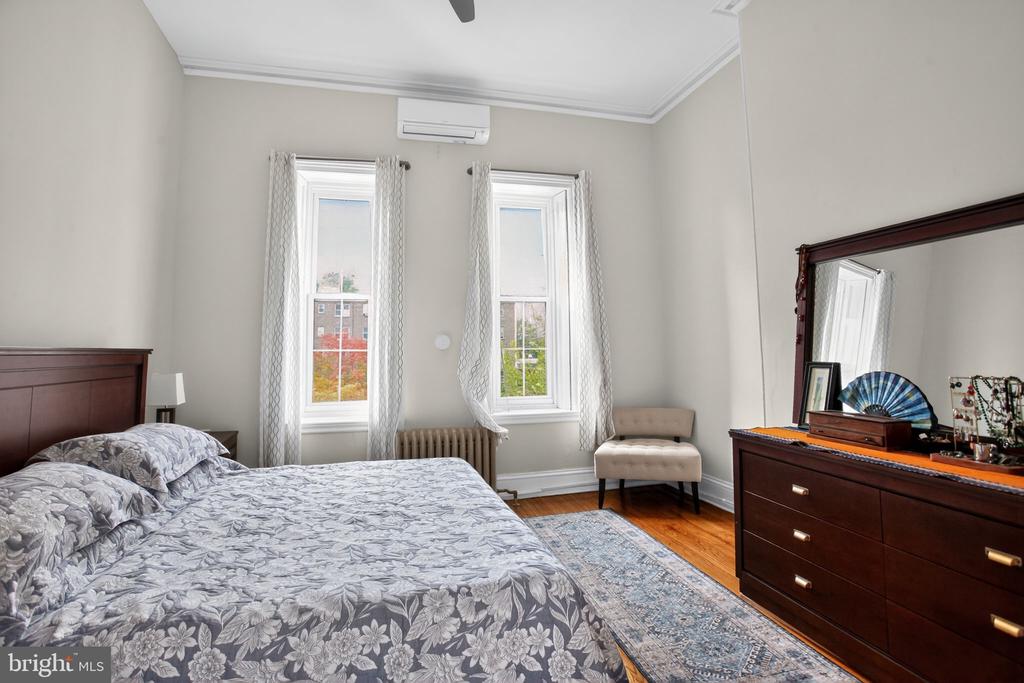 225 W TULPEHOCKEN STREET 2R