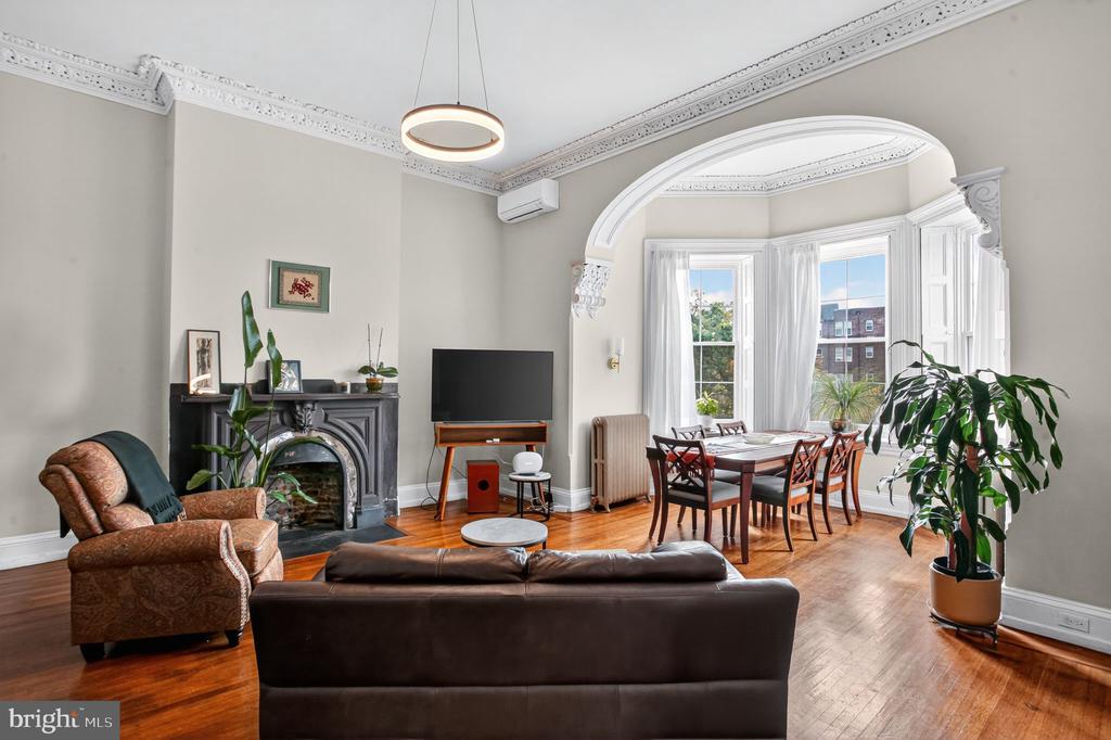 225 W TULPEHOCKEN STREET 2R