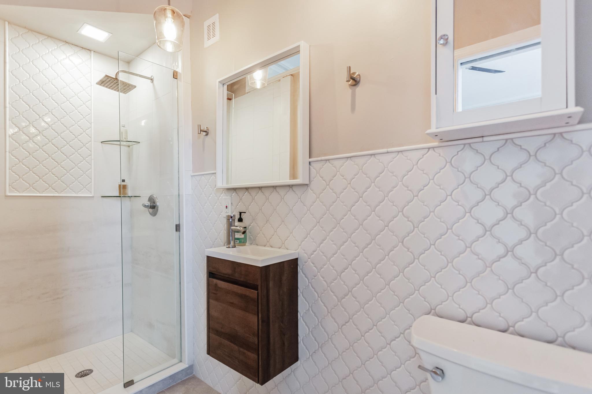 225 W TULPEHOCKEN STREET 2R