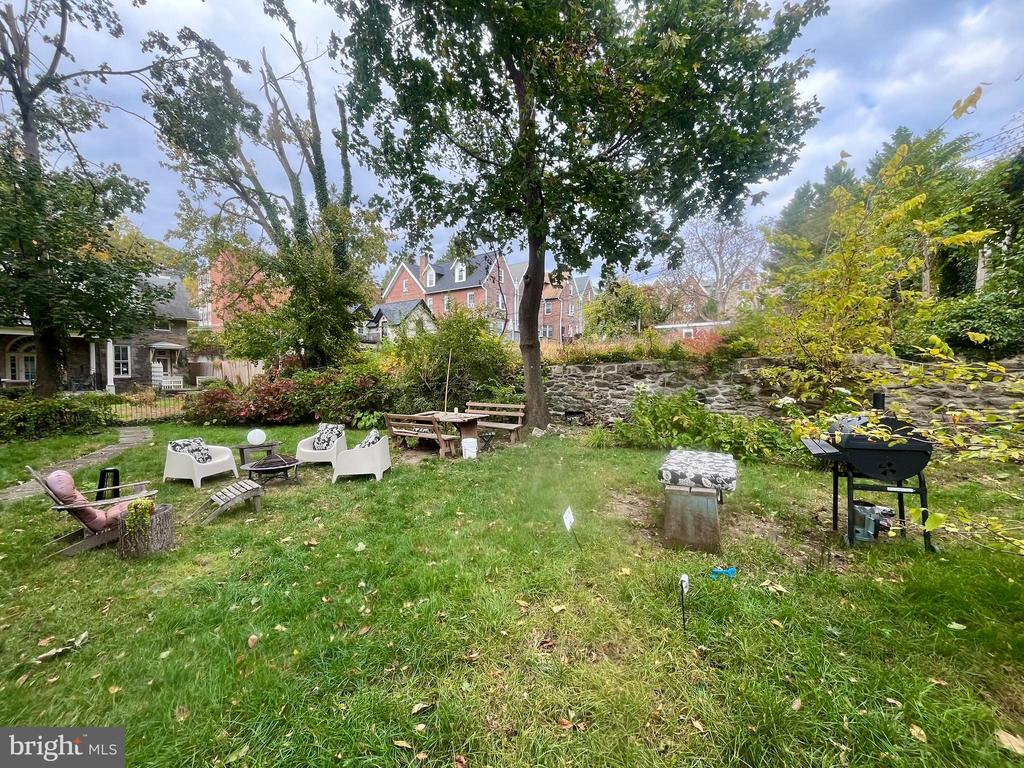 225 W TULPEHOCKEN STREET 2R