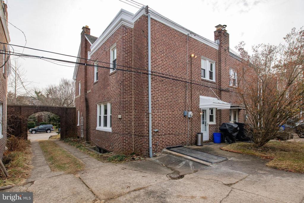 467 W ELLET STREET