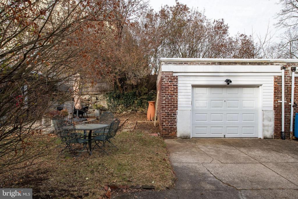 467 W ELLET STREET