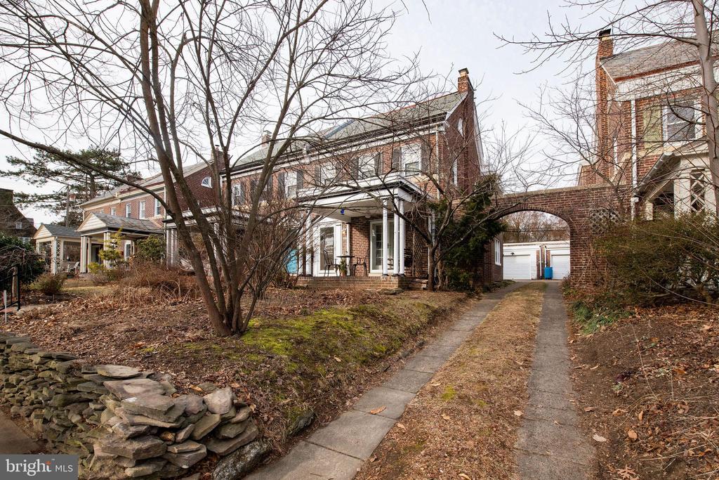 467 W ELLET STREET