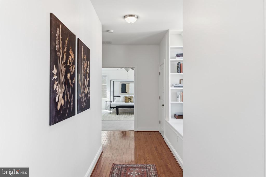 6622 LINCOLN DRIVE
