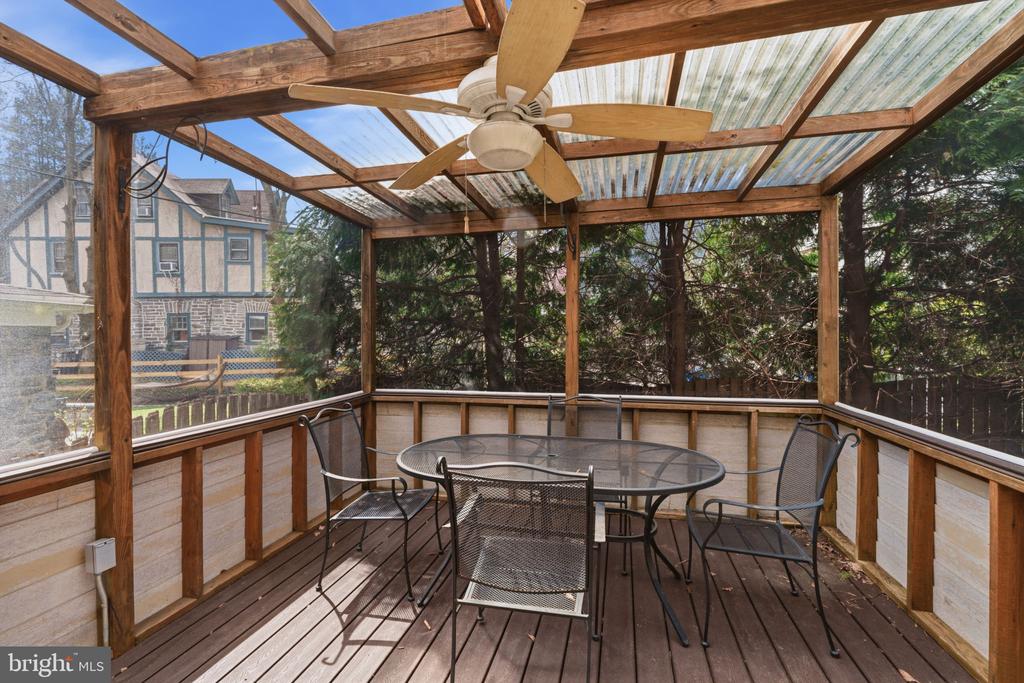 6622 LINCOLN DRIVE