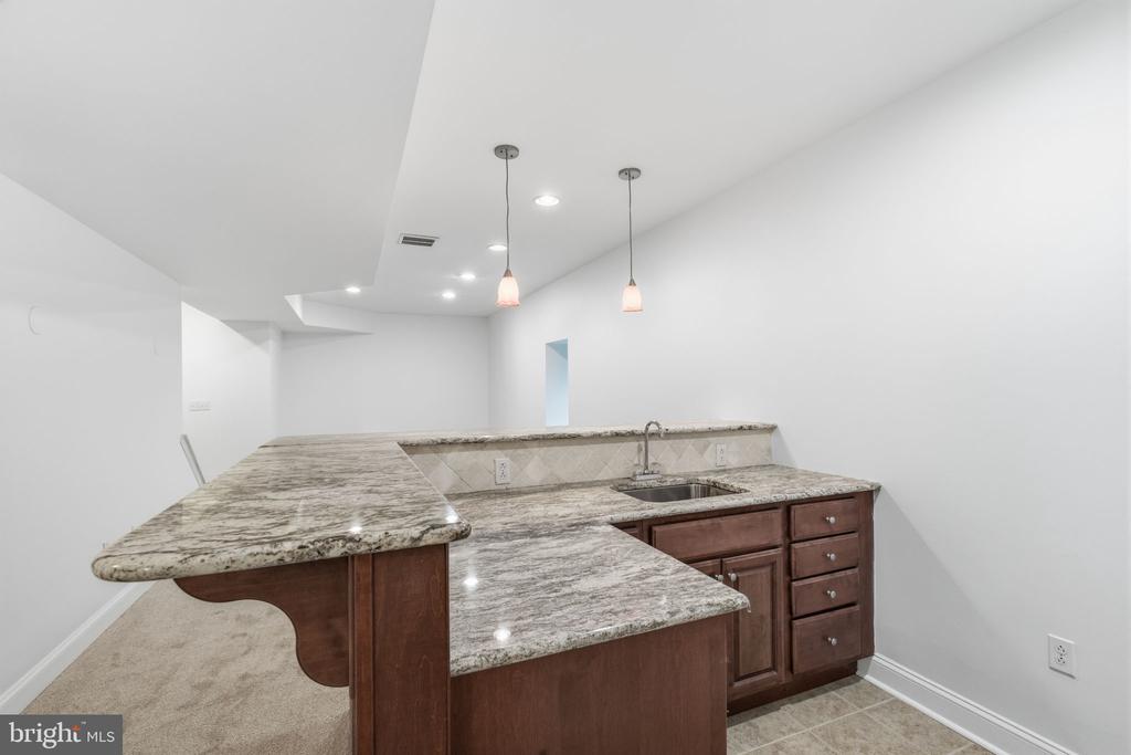 6622 LINCOLN DRIVE