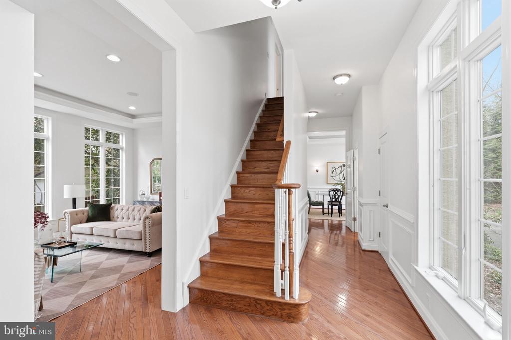 6622 LINCOLN DRIVE