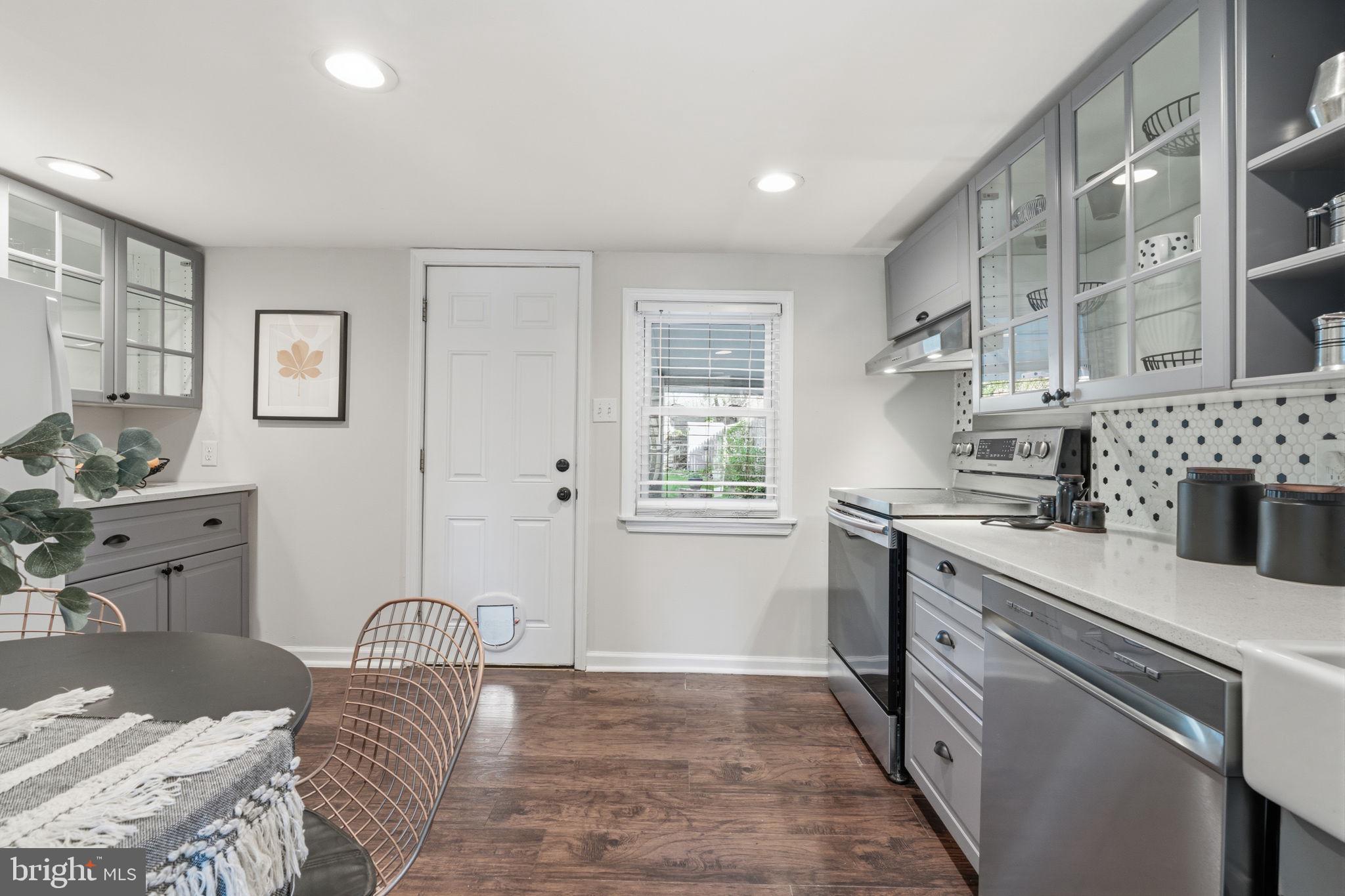 150 W PRICE STREET
