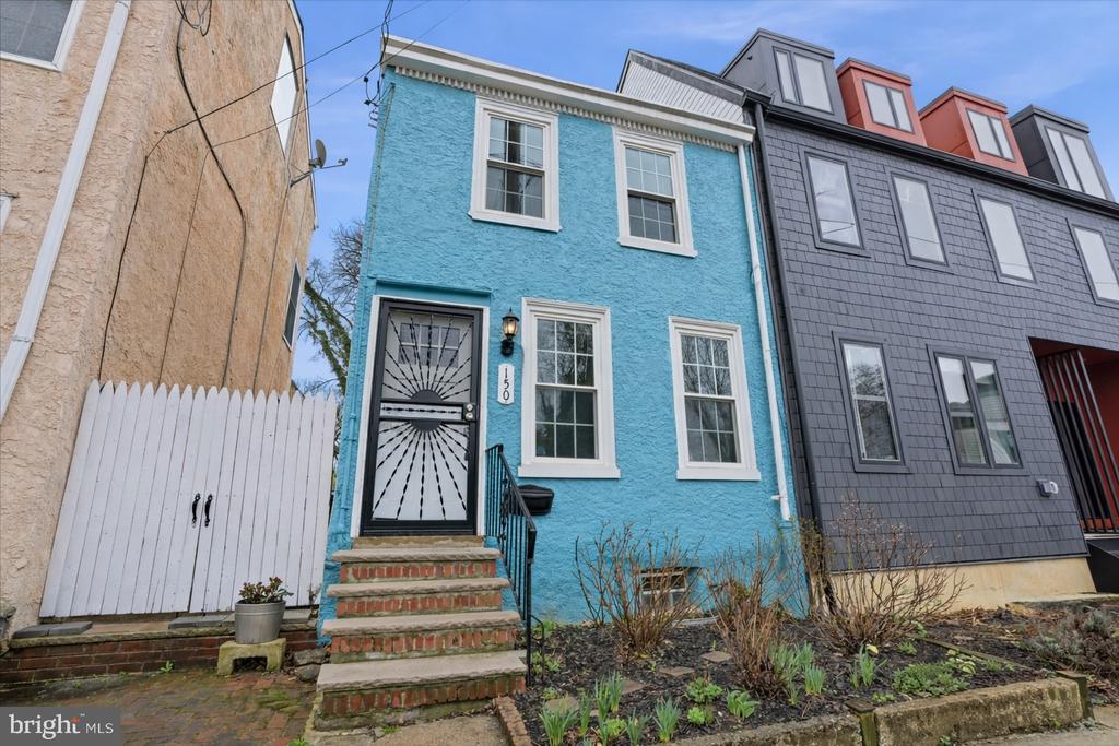 150 W PRICE STREET