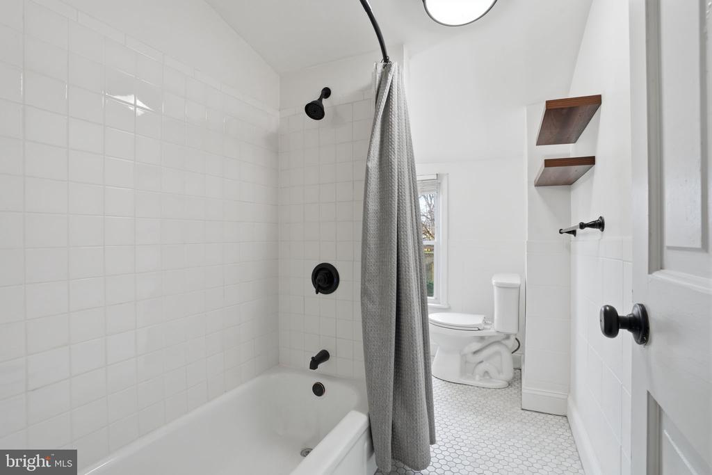 150 W PRICE STREET