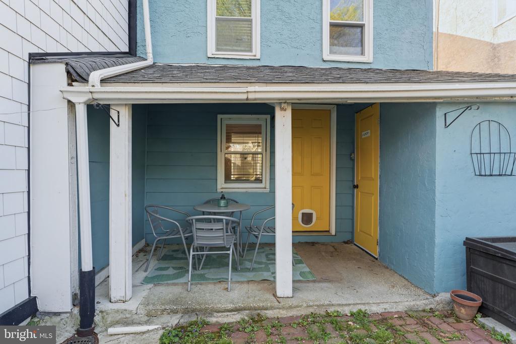 150 W PRICE STREET