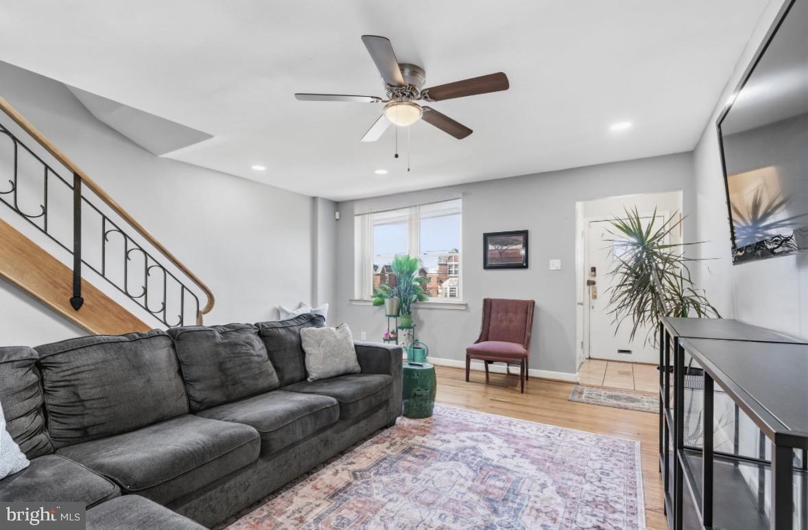 161 E FARISTON DRIVE