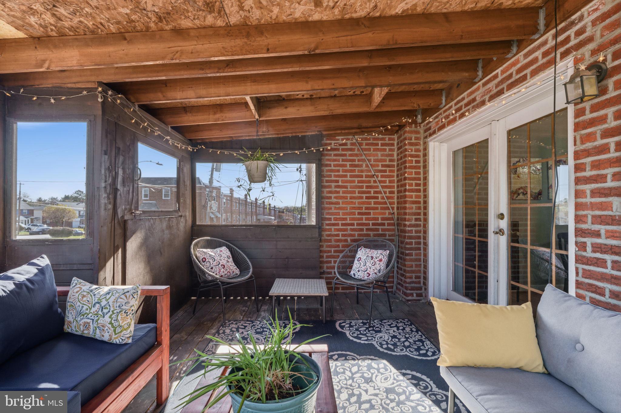 161 E FARISTON DRIVE