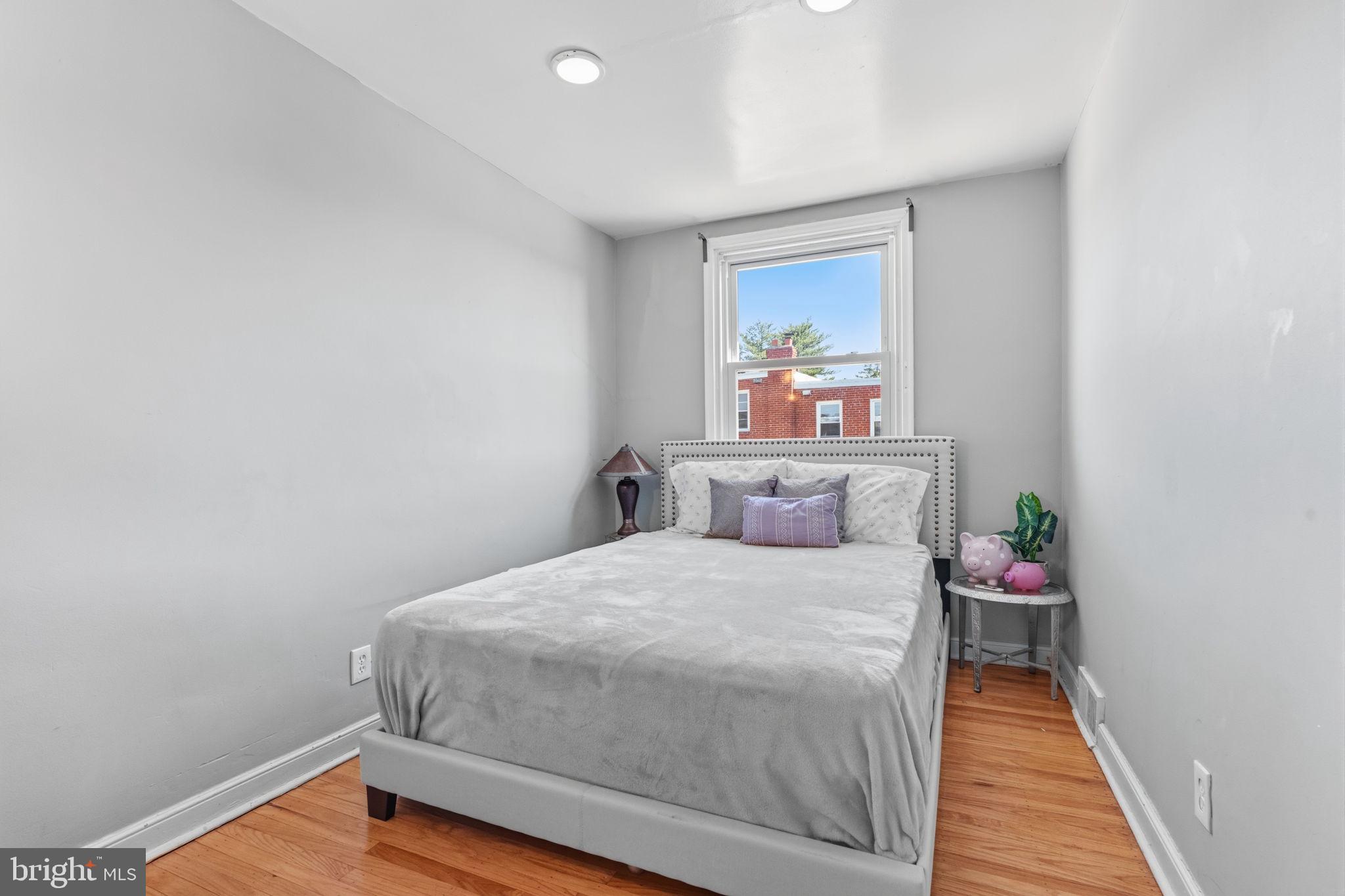 161 E FARISTON DRIVE