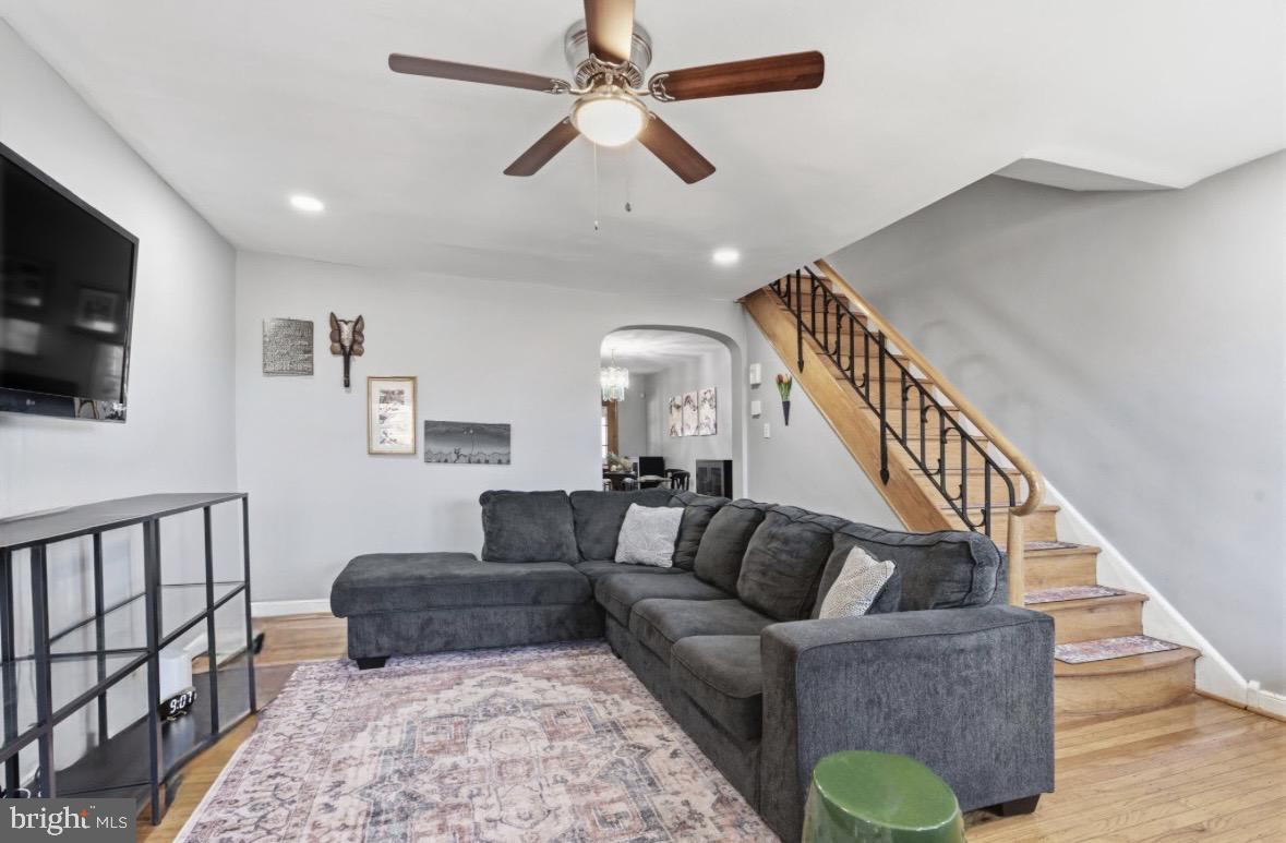 161 E FARISTON DRIVE