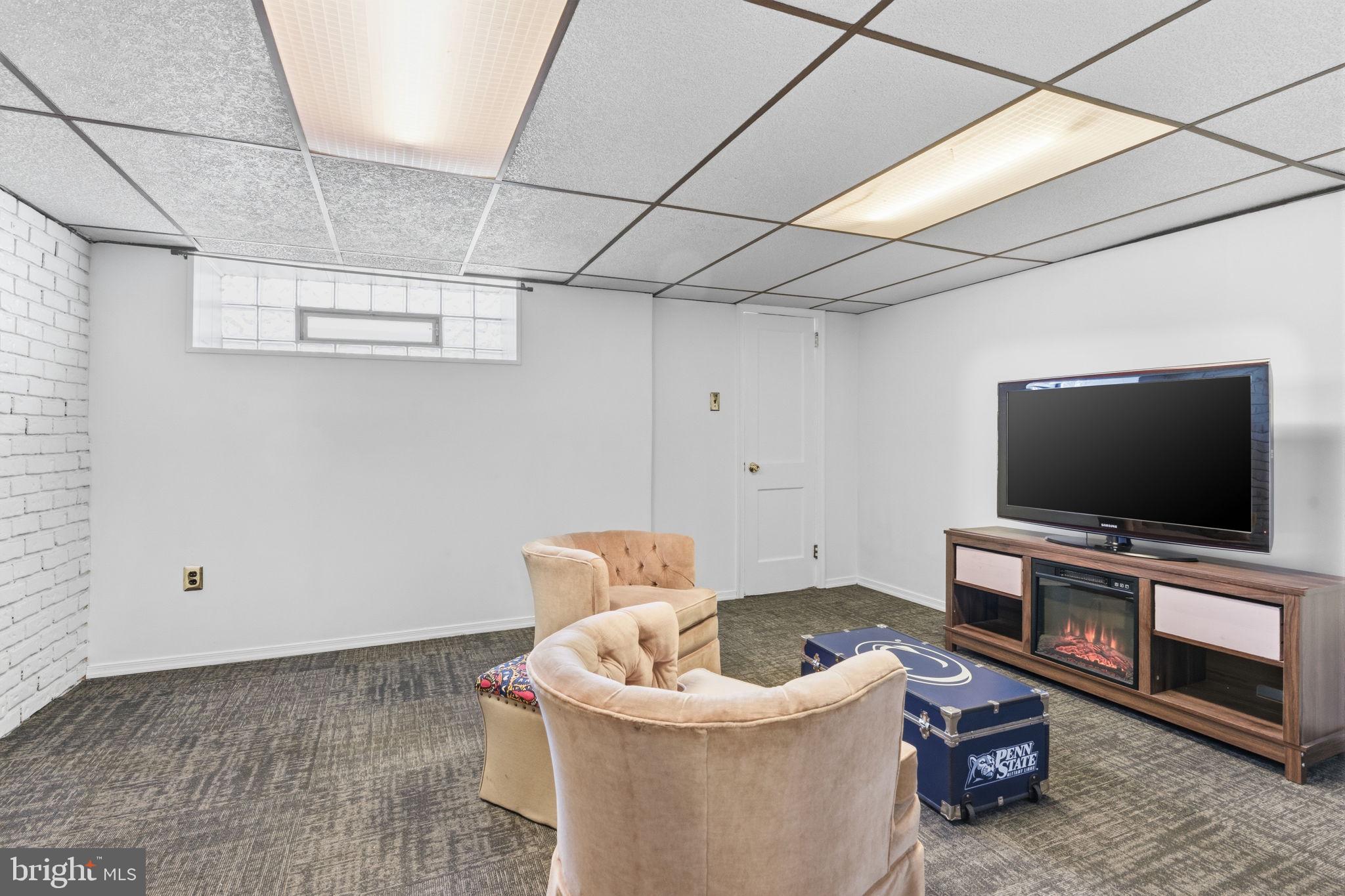 161 E FARISTON DRIVE