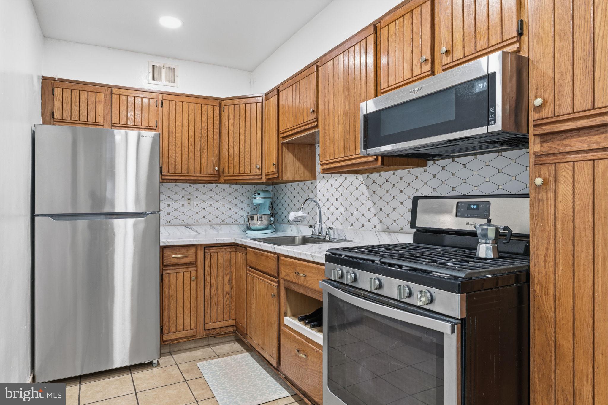 161 E FARISTON DRIVE